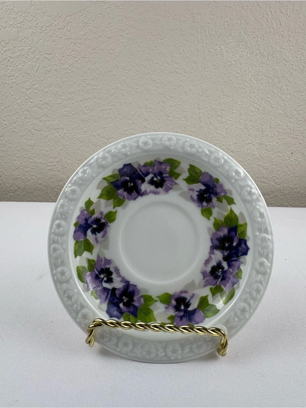 Rosenthal features purple